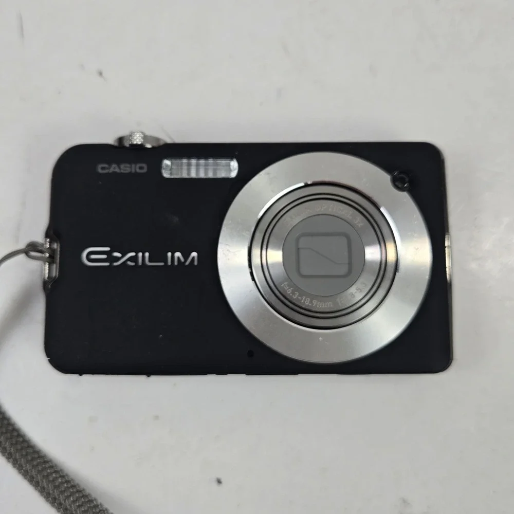 Casio Exilim EX-S10 Digital Camera 10.1MP 2 Batteries Charger SD Card BLK VIDEO